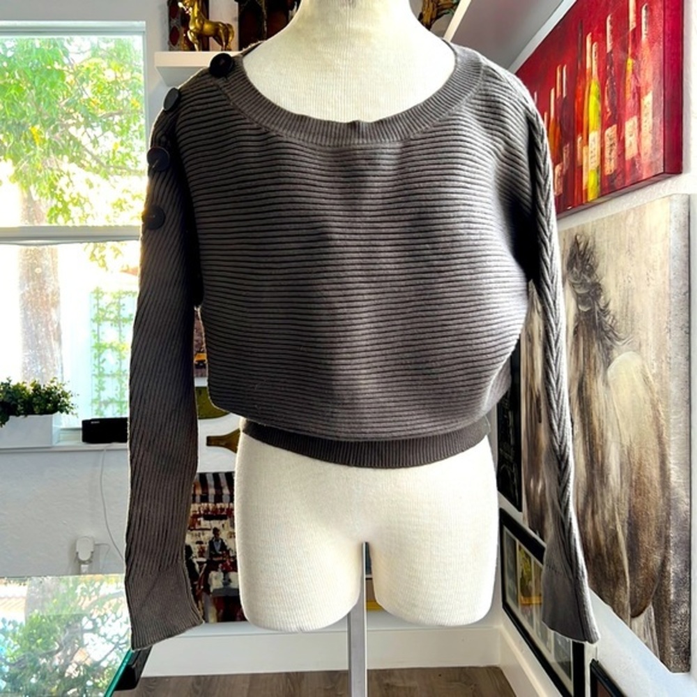 Heavy short sweater size M‎